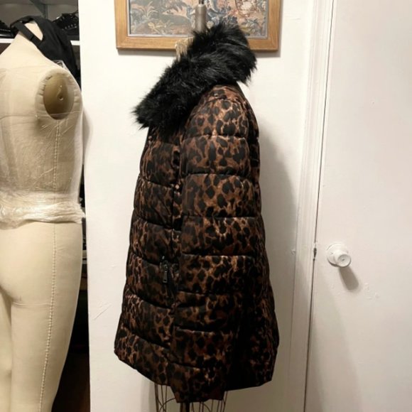 Women’s Tahari Gemma Leopard Quilted Puffer Coat. Size Large. Retail $260 - Picture 9 of 9